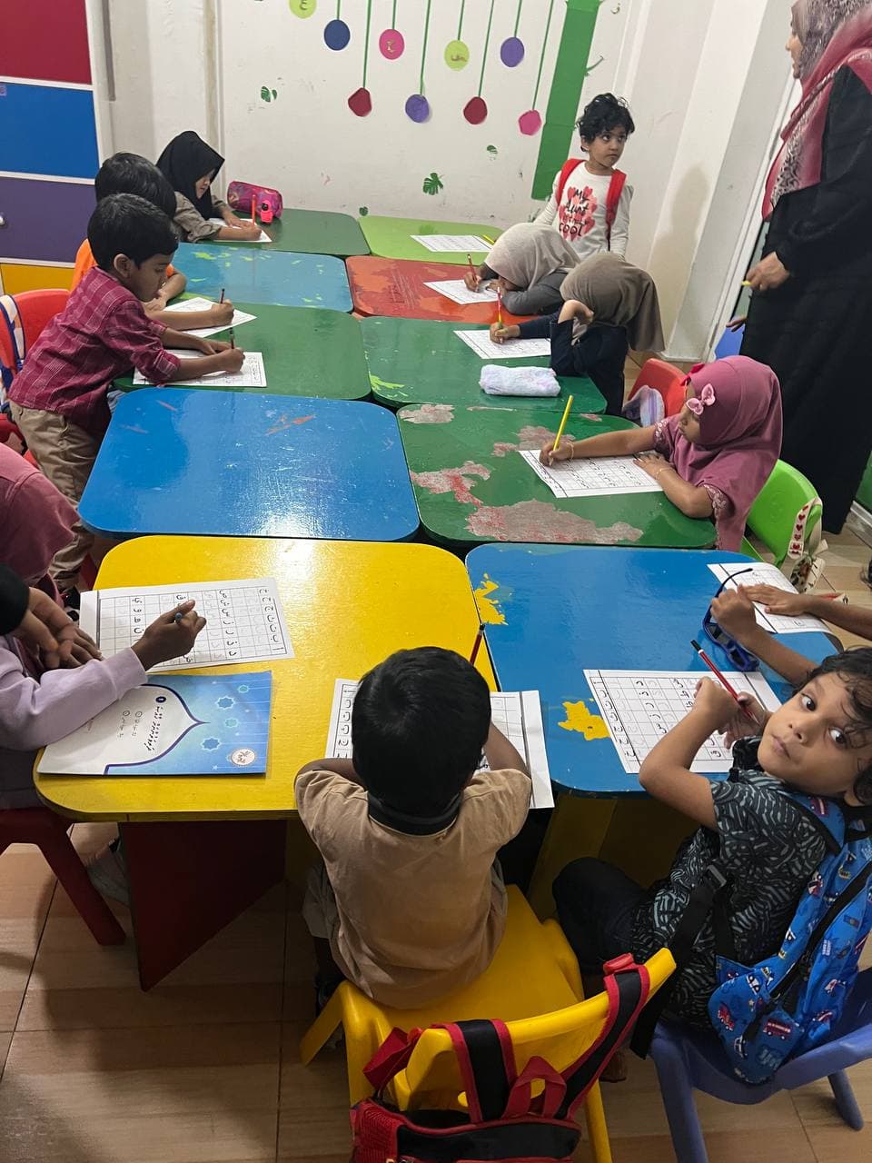 ދަރަޖަ ލާރނިންގ ސެންޓަރގައި ކިޔެވުމާއި ހިސާބު ދަސްކުރާ ދަރިވަރުން